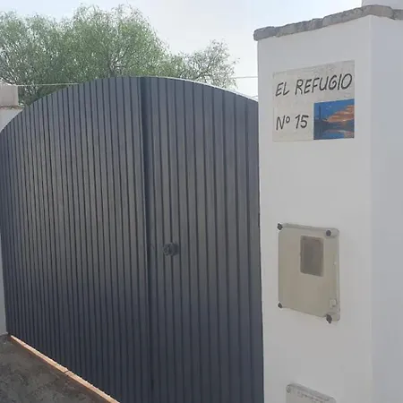 Casa Con Jardin Privado En Primera Linea De Playa بيت للعطل شيبيونا