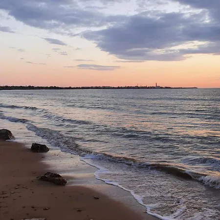 Casa Con Jardin Privado En Primera Linea De Playa Holiday home *