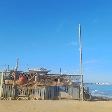 Casa Con Jardin Privado En Primera Linea De Playa Holiday home Chipiona