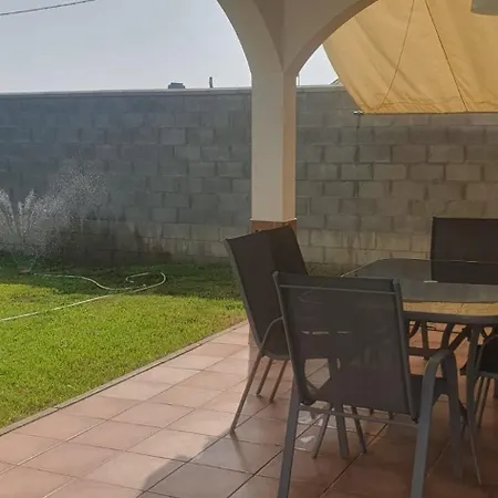 Casa Con Jardin Privado En Primera Linea De Playa Holiday home