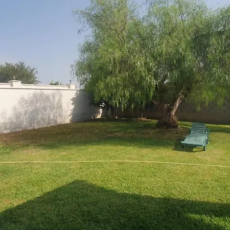 Casa Con Jardin Privado En Primera Linea De Playa Chipiona